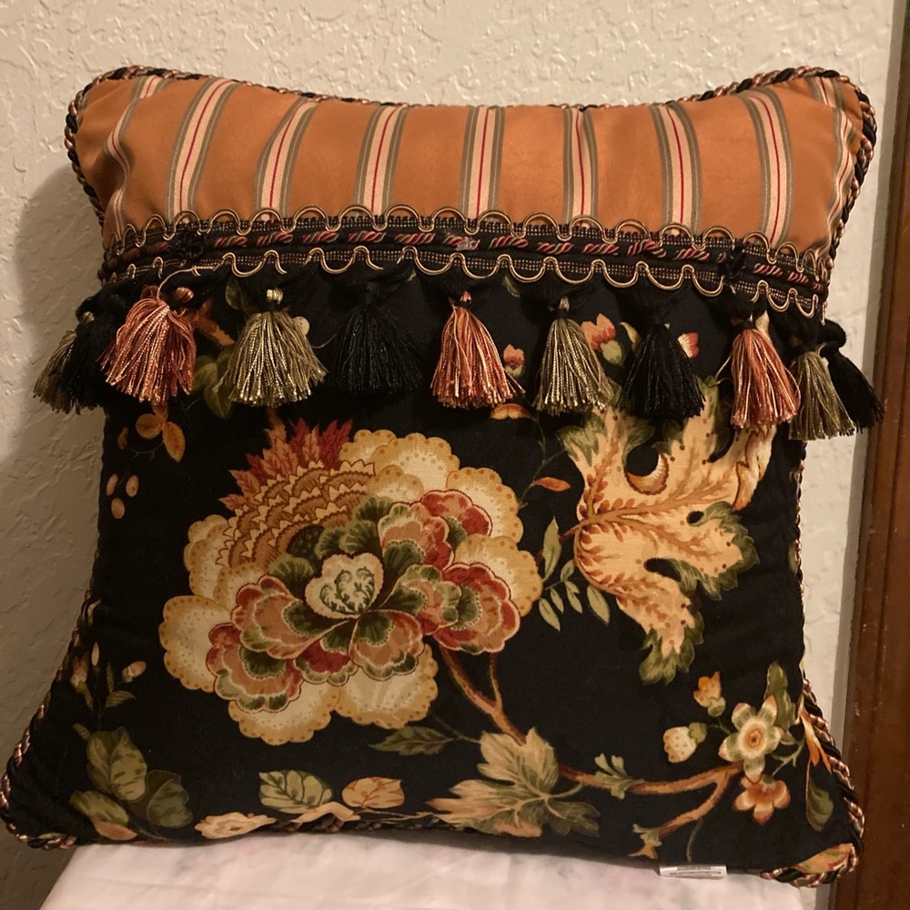 Croscill Throw Pillow approx 17x17” Bohemian style Striped on back w/11 Tassels